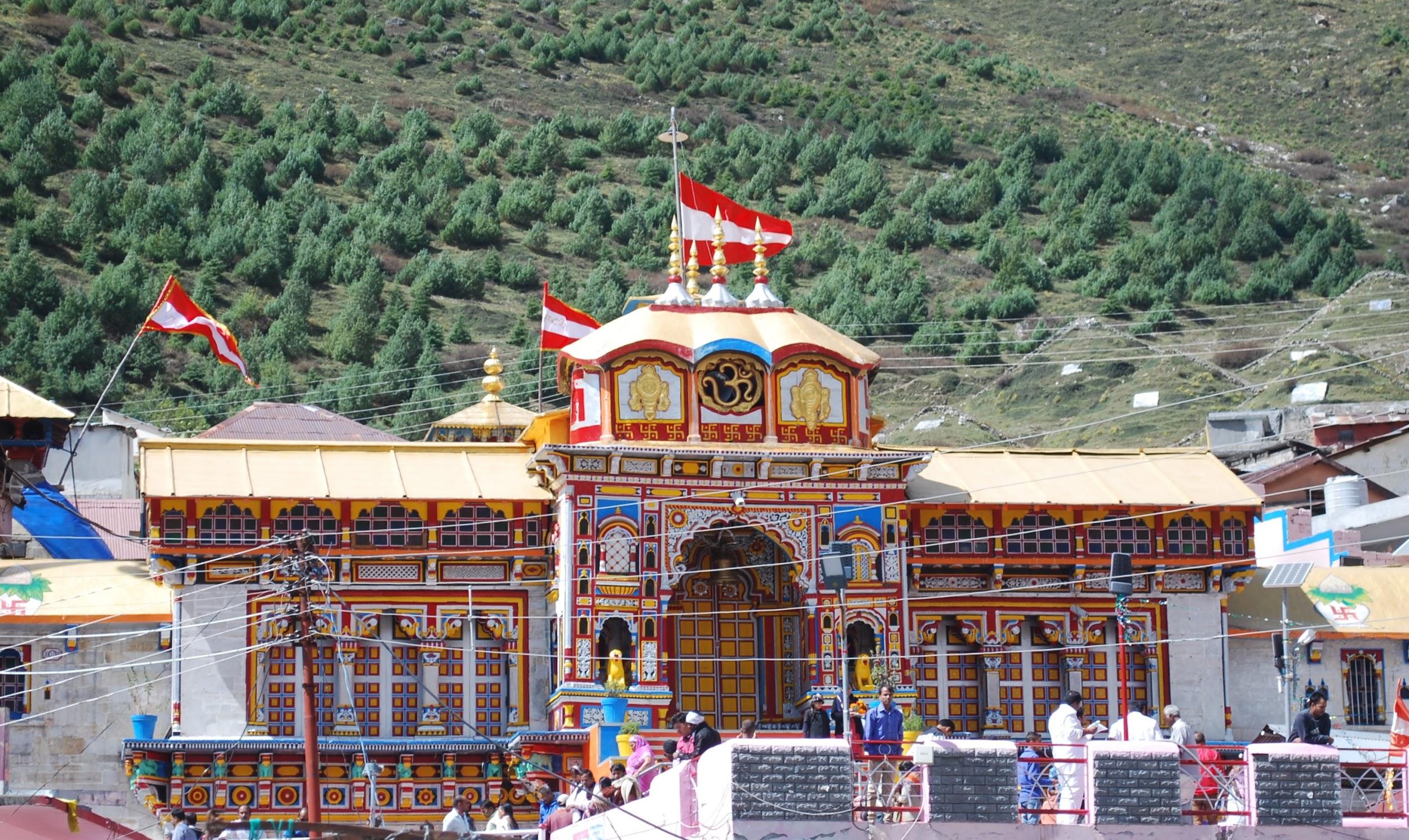 File:Badrinath Temple, Uttarakhand (Photo- Vishwanath Negi).jpg ...